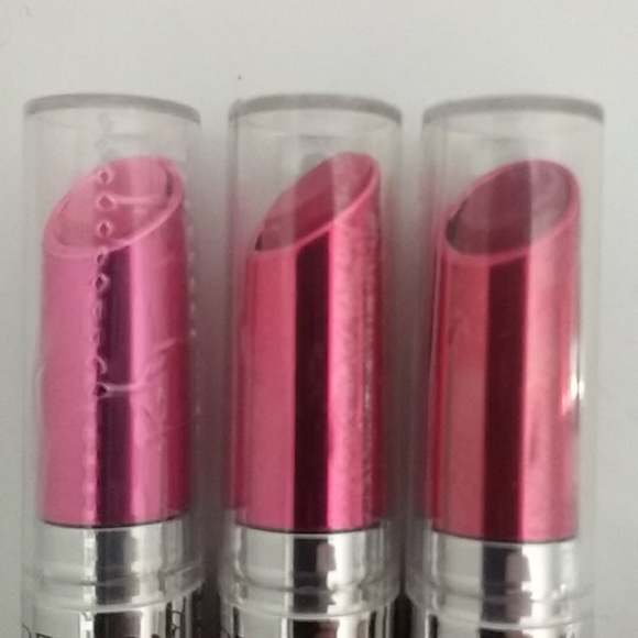 Revlon Ultra HD Gel Lipcolor - Picture 2 of 9